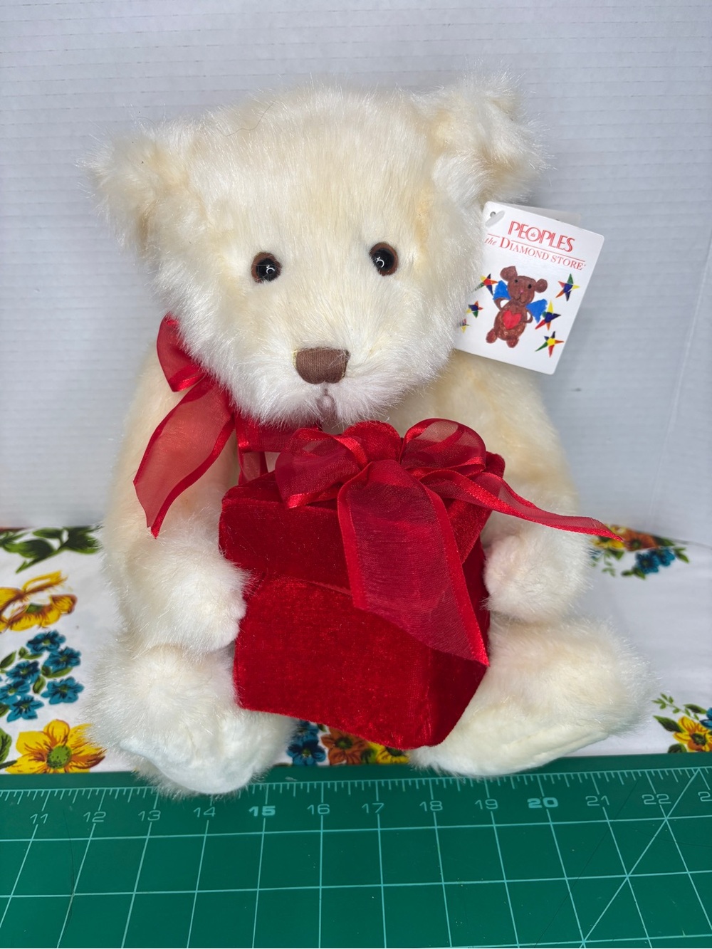 Gund People’s the Diamond Store Cream Teddy Bear Red Velvet Jewelry Gift Box
